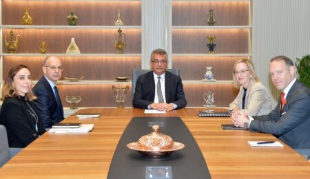 Cumhurbaşkanı Erhürman, ABD Büyükelçisi Davis’i kabul etti: Son gelişmeler ele alındı