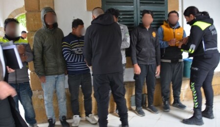 5 yıldır kaçak yaşadığı tespit edilen zanlı tutuklandı: 11 ikamet izinsiz kişi daha mahkemeye çıkarıldı