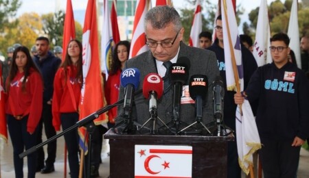 Denktaş'ın anma töreni: Yalnızca bir devlet adamını anmak için değil, bir adanmışlığı anmak için toplandık