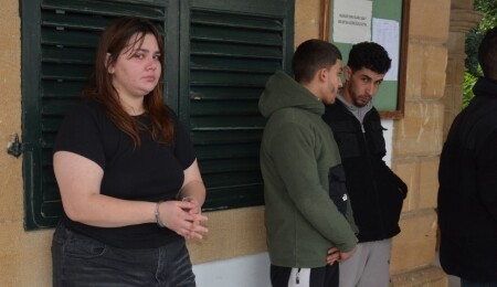 Üzerinde 1 buçuk kiloyu aşkın uyuşturucu barındırmakla itham edilen zanlılar 2 ay tutuklu