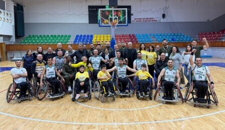 Vakıflar’dan Kocaeli karşısında net galibiyet: Sahada disiplin, tribünde birlik