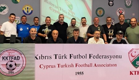 Yılın başarılı antrenörleri ödüllendirildi: Ödüller takdim edidi!