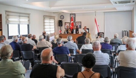 Erhürman, Emekliler Derneği’ni ziyaret etti: Doğru, temiz ve şeffaf bir temsiliyet istiyoruz!