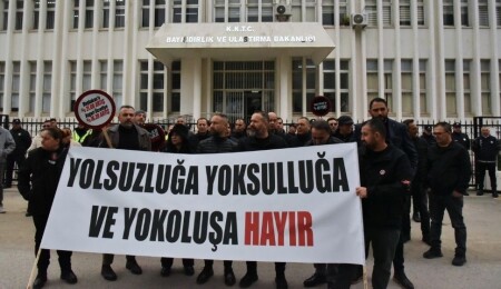 Kamuda yetkili beş sendikadan Bayındırlık ve Ulaştırma Bakanlığı önünde eylem: Yok oluşa hayır!