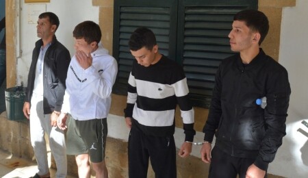 Cadılar Bayramı’nda kavga ederek bir kişinin çenesini kırmakla itham edilen sanıklar 3 gün tutuklu