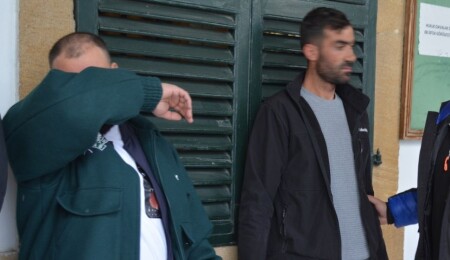 Ercan'da sentetik uyuşturucu ile yakalanmakla itham edilen zanlılar bir gün süreyle tutuklandı