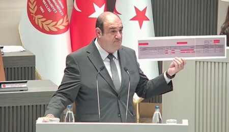 Barçın sözünü tuttu, "trollere ödenen" çekleri gösterdi