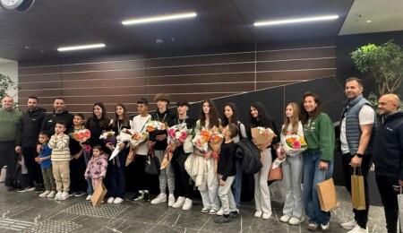 Türkiye Salon Şampiyonası’nda dereceler elde eden U16 Milli Atletler adaya döndü: Başarılar Şampiyon Melekler’e adandı