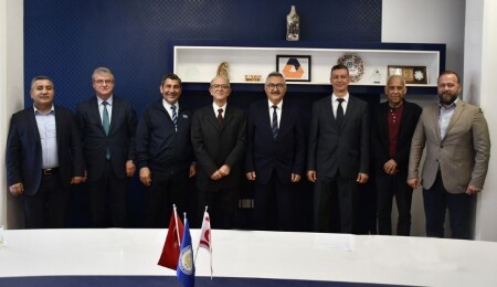 DAÜ Vakıf Yöneticiler Kurulu’nda devir teslim yapıldı