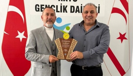 Halkdansları Federasyonu’ndan Gençlik Dairesi’ne ziyaret: Federasyon şöleni ele alındı