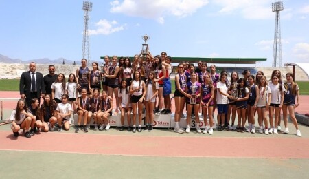 Ortaokullu Yıldızlar Atletizm finalleri tamamlandı: Şehit Turgut Ortaokulu çifte şampiyon