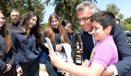 Cumhurbaşkanı Erhürman, Lefke'yi ziyaret etti: Yurttaşla gündeme ilişkin değerlendirme yapıldı