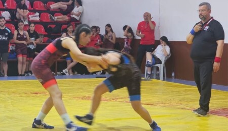 U15 ve U17 Kadınlar Güreş Şampiyonası'nda büyük heyecan ve önemli başarılar