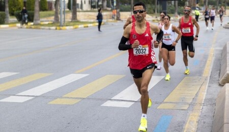 Hakan Tazegül, TSK Atletizm Şampiyonası’nda masterler rekoru kırarak iki branşta da birincilik elde etti