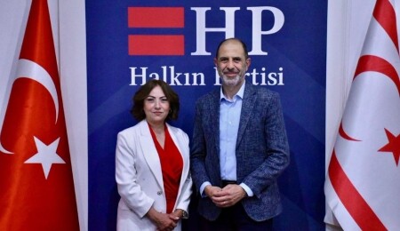 Uzun yıllar Cumhuriyet Meclisi Genel Sekreteri olarak görev yapan Seral Fırat, Halkın Partisi'ne katıldı
