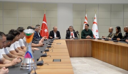 Erhürman, CONIFA Avrupa şampiyonu Milli Takım’ı kabul etti: Bu başarı yeni başarıların başlangıcıdır