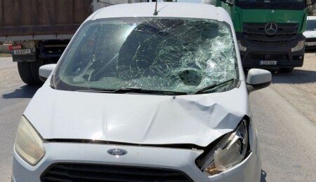 Çatalköy'de bir araç yayaya çarptı: Olay yerine ambulans sevk edilirken, polis soruşturma başlattı