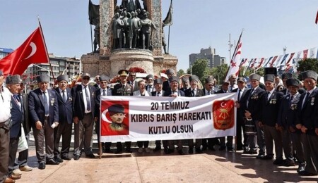 20 Temmuz Barış ve Özgürlük Bayramı Taksim'de kutlandı: Kıbrıs'ta barış ve özgürlüğün yıl dönümü