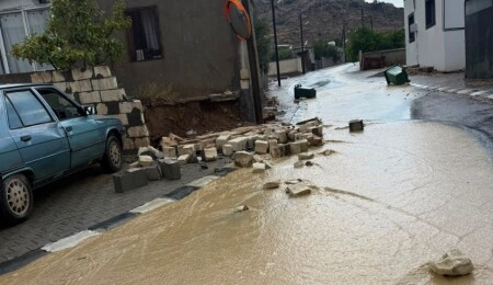 İskele’de şiddetli fırtına ve yağış: Altınova ile Kuzucuk’ta zarar meydana geldi