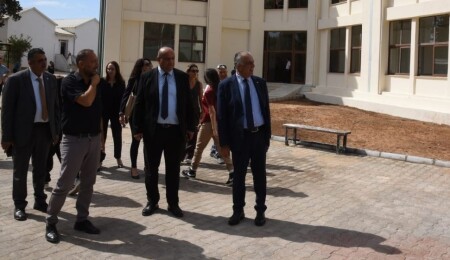 Çavuşoğlu, Namık Kemal Lisesi’ni ziyaret etti: Burada bir çocuğun parmağı kanasa sorumlusu benim