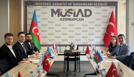 Zorlu Töre’nin siyasi yaşamını anlatan kitap, Genç MÜSİAD Azerbaycan Başkanı'na tanıtıldı
