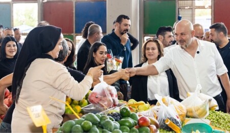 Koral Bozkurt, Perşembe Pazarı’nda esnaf ve vatandaşların taleplerini dinledi