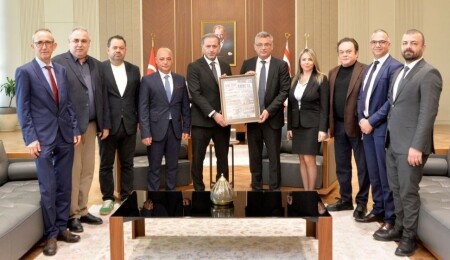 Cumhurbaşkanı Erhürman, Dış Basın Birliği'ni kabul etti: Yürütülen çalışmalar aktarıldı