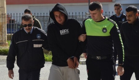 Gönyeli’de komşusunu tabancayla vurarak ağır yaralayan zanlı, 3 gün tutuklu kalacak.