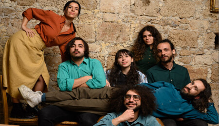 Island Seeds müzik kolektifi, ilk albümleri öncesinde yeni bir şarkı yayınladı