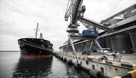 Zelenskiy, Ukrayna'dan tahıl taşıyacak ilk gemi yüklemesinin başladığını bildirdi