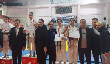 Judoda Kardelen Bebek’ten 32 kiloda Türkiye üçüncülüğü…