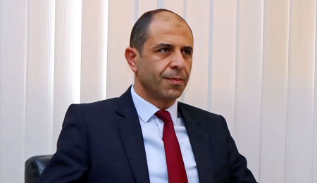 Özersay: Hangi devletten ya da milletten geldiğine bakmaksızın yardımı kabul edebilmek erdemdir