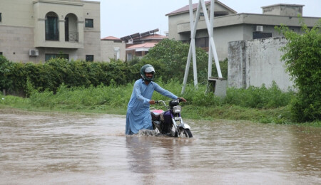 Pakistan'da muson yağmurları nedeniyle ölenlerin sayısı 298'e yükseldi