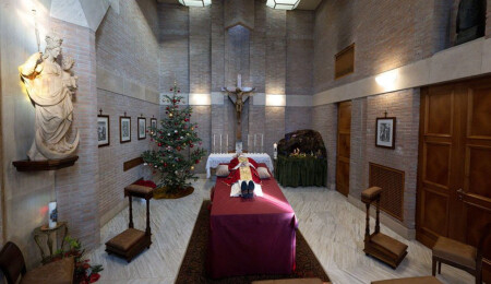 Eski Papa Benedikt’in cenazesi için son hazırlıklar: Böyle sergilendi