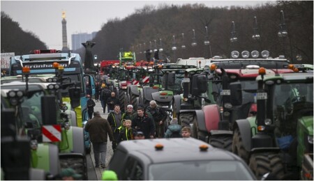 Almanya'da çiftçiler hükümetin dizel için vergi indirimlerini azaltma planını protesto etti
