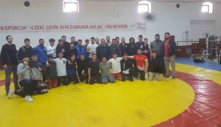 Raif Kaya anısına ‘Büyükler Serbest’ güreş müsabakaları yapıldı