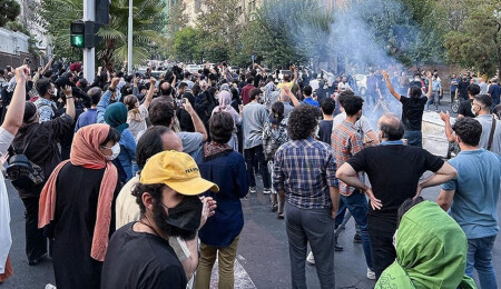 İran'daki Mahsa Emini protestoları sırasında göstericiler ve polise ateş açıldı: 7 kişi öldü