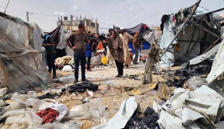 İsrail, Refah’ta insani yardım bekleyen sivillere ateş açtı: En az 30 kişi hayatını kaybetti