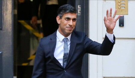 İngiltere'nin yeni başbakanının kökeni Pakistanlı ve Hintleri karşı karşıya getirdi