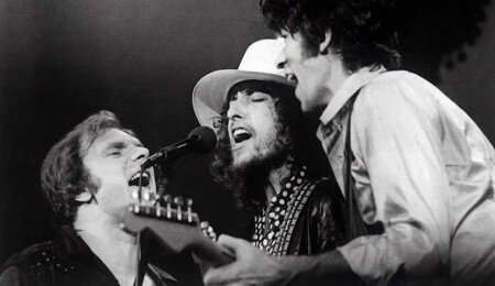 Ünlü müzisyen Robbie Robertson hayatını kaybetti