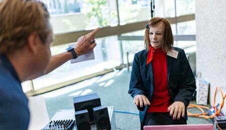 İnsansı robot meydan okudu: Dünyayı daha iyi yönetiriz