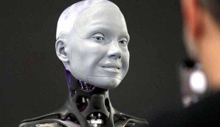 Yaşlanan Japonya çareyi robotlarda buldu