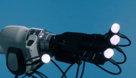 Meta'nın geliştirdiği robotik el, dokunduğunu insan gibi algılıyor