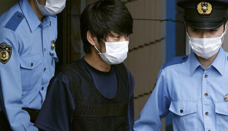 Abe Şinzo'yu öldürdüğü belirtilen saldırgan önceden silahı test ettiğini öne sürdü