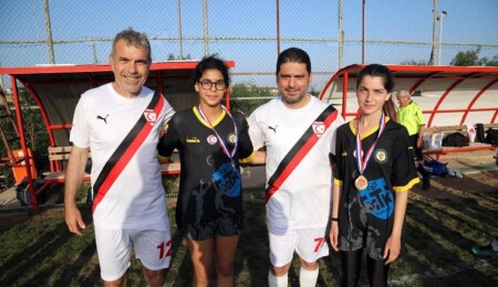 Ahmet Savaşan: Gençlerimizin Türkiye ve KKTC’yi gururlandıracaklarından kimsenin kuşkusu olmasın