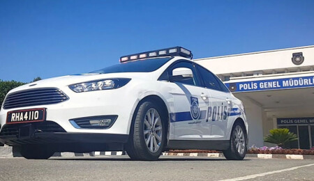 Gönyeli'de iş kazası: Pencere temizlerken üçüncü kattan düştü