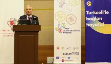 KKTC İTÜ Öğrenci Gelişim ve Kariyer Akademisi Eğitim Kongresi başladı