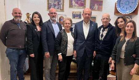 Ersin Tatar, eski bakanlardan Eşber Serakıncı’yı ziyaret etti