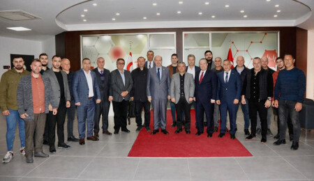 Ersin Tatar’dan Kıbrıs Sağlık ve Toplum Bilimleri Üniversitesi’ni ziyaret