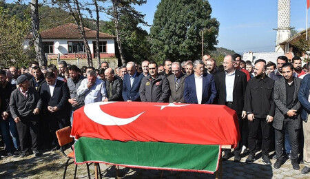 Maden ocağındaki patlamada hayatını kaybeden işçiler son yolculuğuna uğurlanıyor